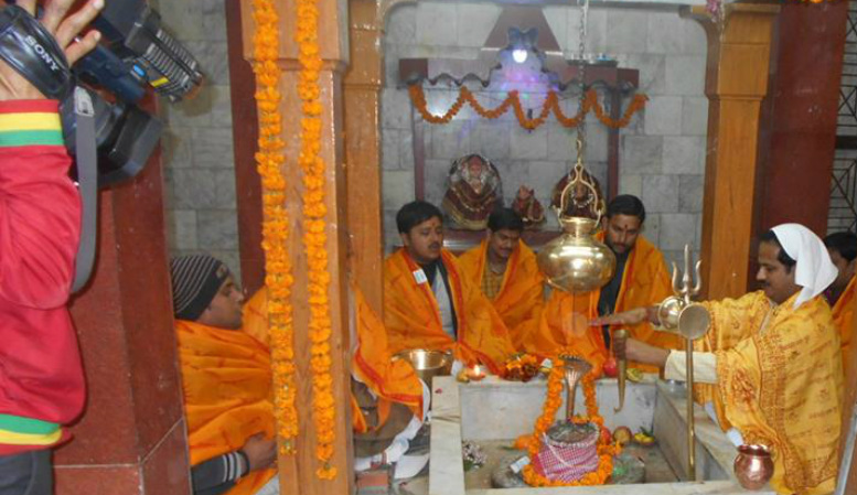 Online Rudrabhishekam Pooja By Astrologer Dr.Sunil Tripathi in Varanasi Temple